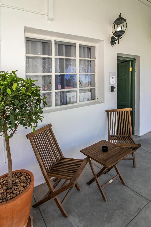 Victorian Square Guesthouse Graaff-Reinet Exterior foto