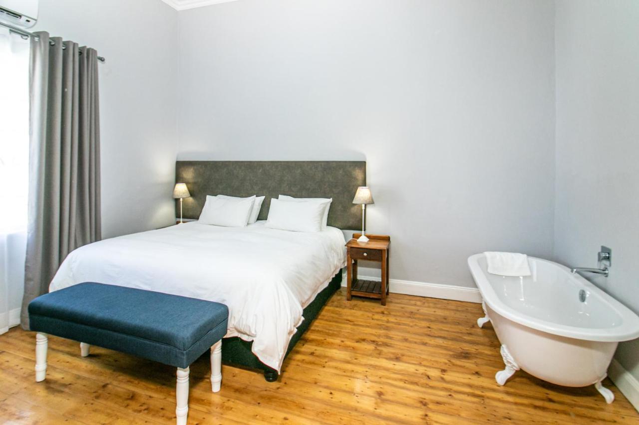 Victorian Square Guesthouse Graaff-Reinet Exterior foto
